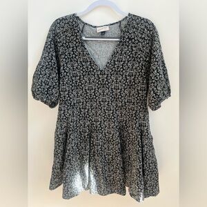 Universal Thread Black Floral Short Sleeve Dress Women’s M